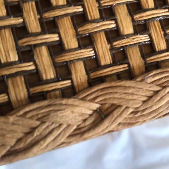Picnic basket large woven straw with metal handles circa 1970 very sturdy Amish - Picture 8 of 10